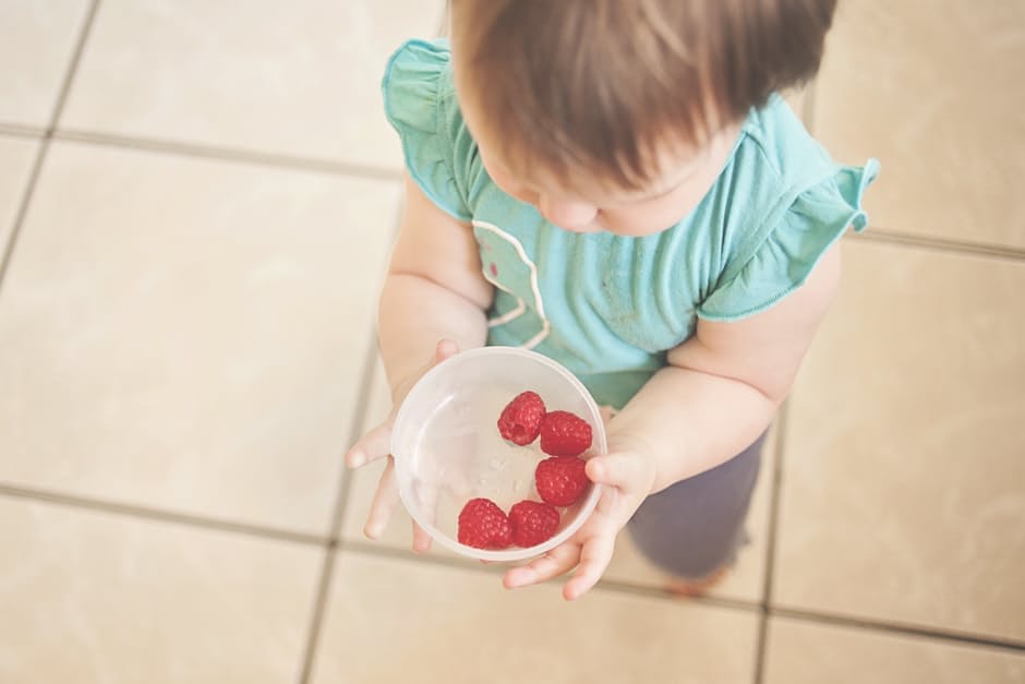 bambini fattoria frutta